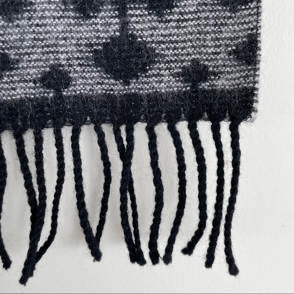 Wool Scarf - Picture 7 of 10
